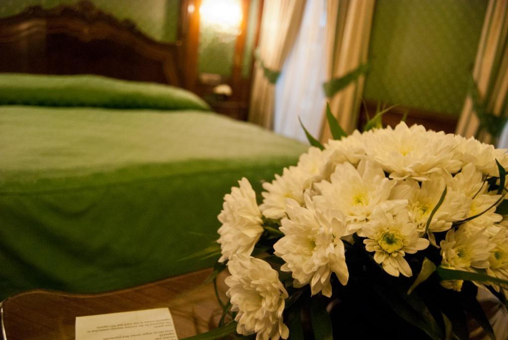 Hotel Casa Capsa Bukares Bagian luar foto